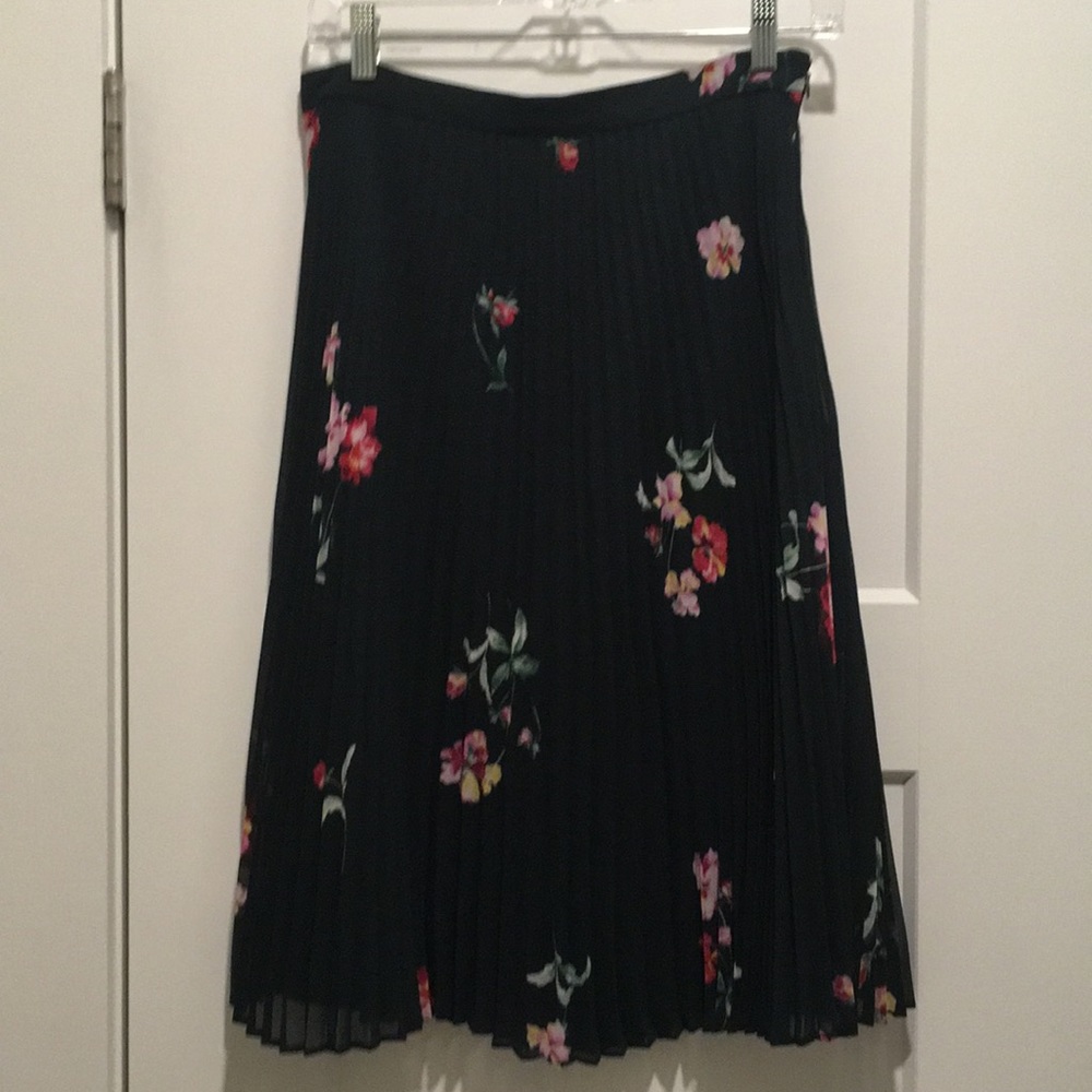 Floral Micro Pleated Skirt ,Size-4P, Lined